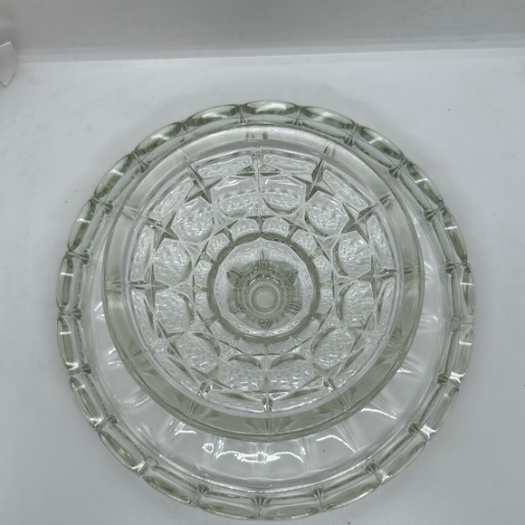 Vintage Indiana Glass Constellation Pattern Pedestal Cake Plate w/Rum Well - Picture 5 of 9